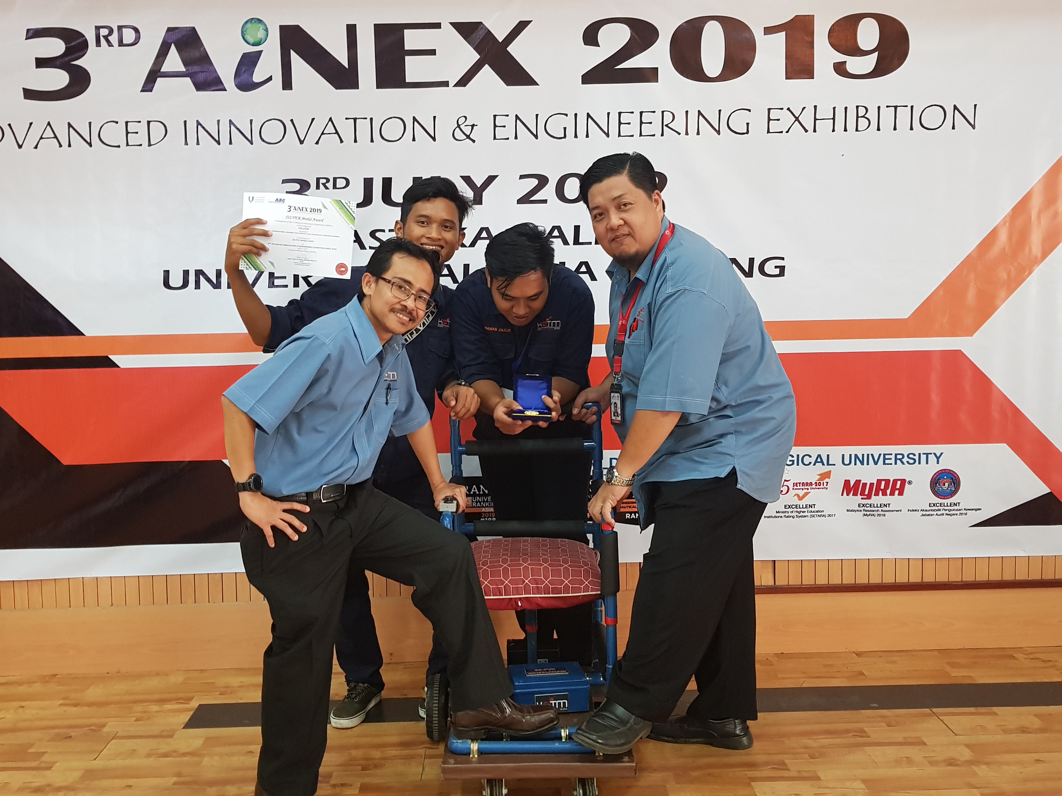 Projek Inovasi berjaya raih Silver Medal di 3rd Ainex UMP 2019