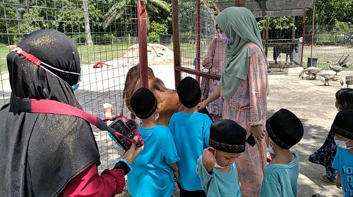 Program Khidmat Masyarakat di Pavilion Petting Zoo Ipoh